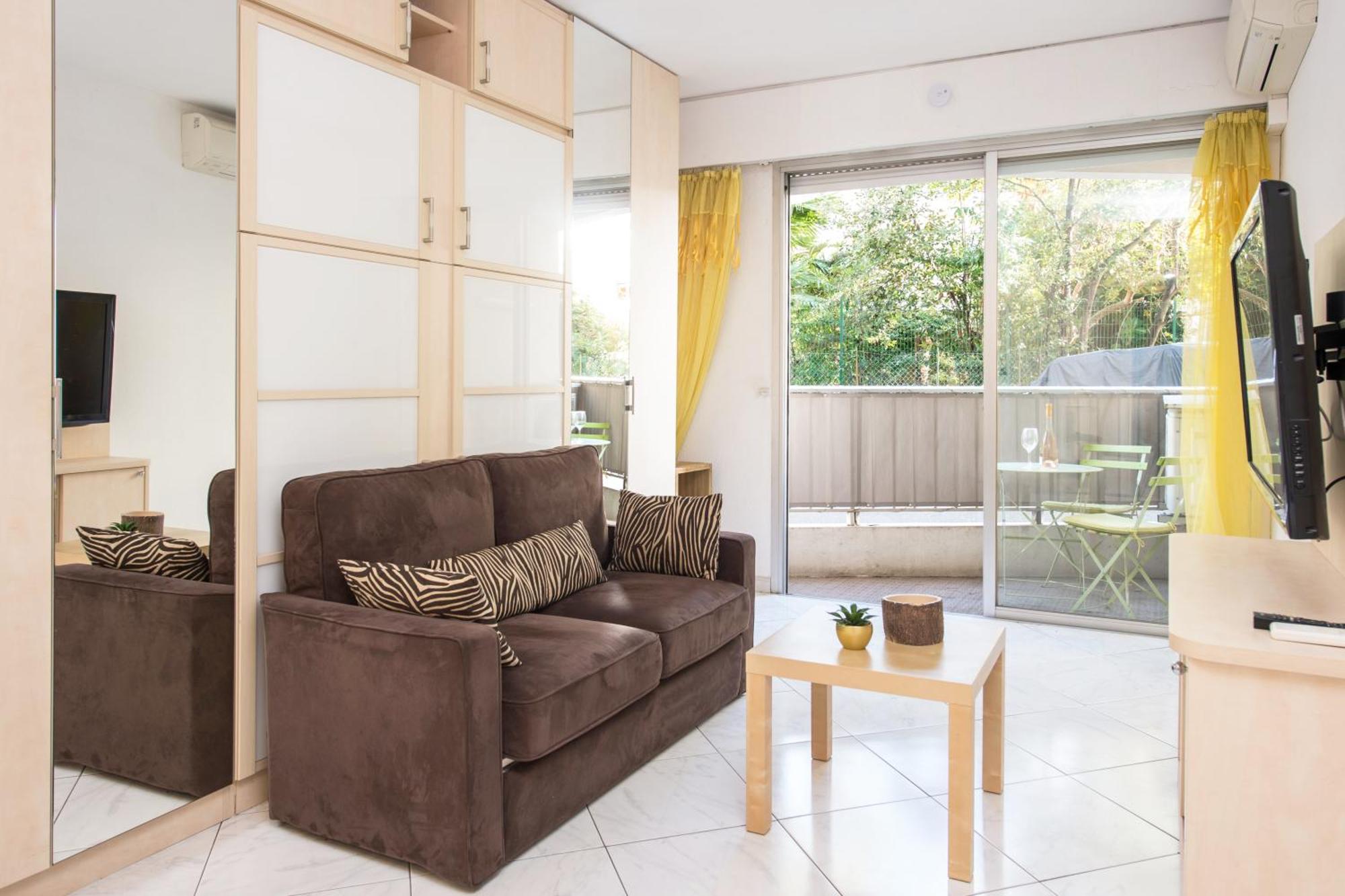 Cosy - Front De - *